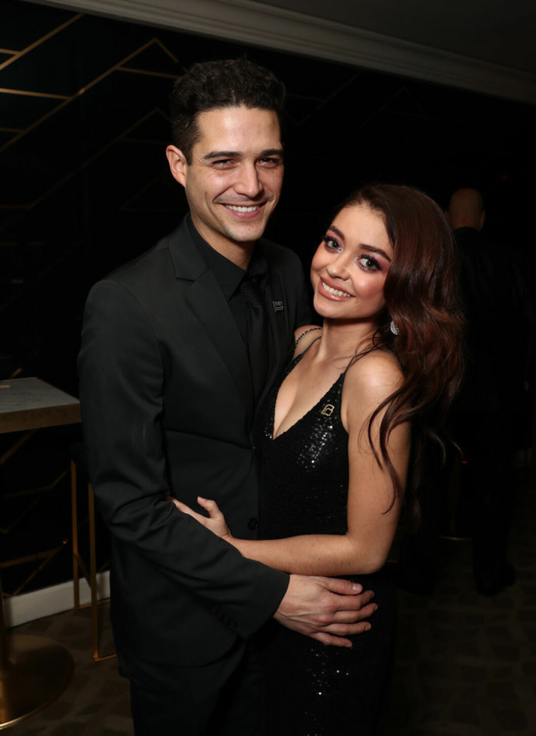 Sarah Hyland och Wells Adams på Amazons Golden Globes-efterfest, 2018. En bild på Sarah Hyland och Wells Adams på Amazons Golden Globes-efterfest, 2018.